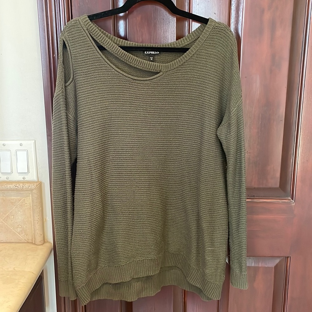 Dark green, oversized sweater